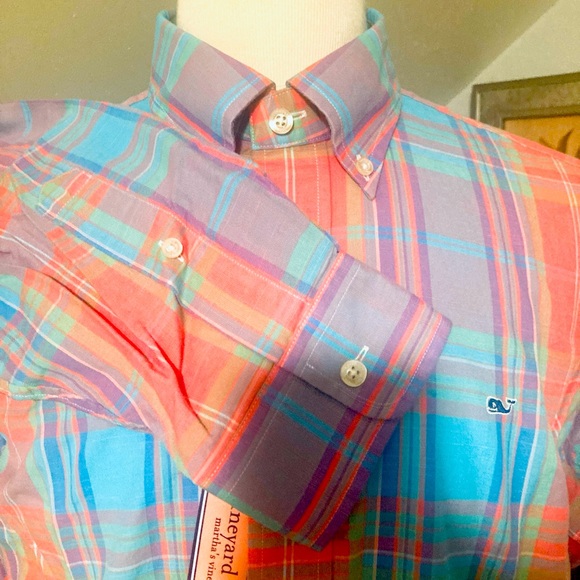 Vineyard Vines Red and Blue Casual Button Down Whale Shirt NWT - Picture 4 of 6
